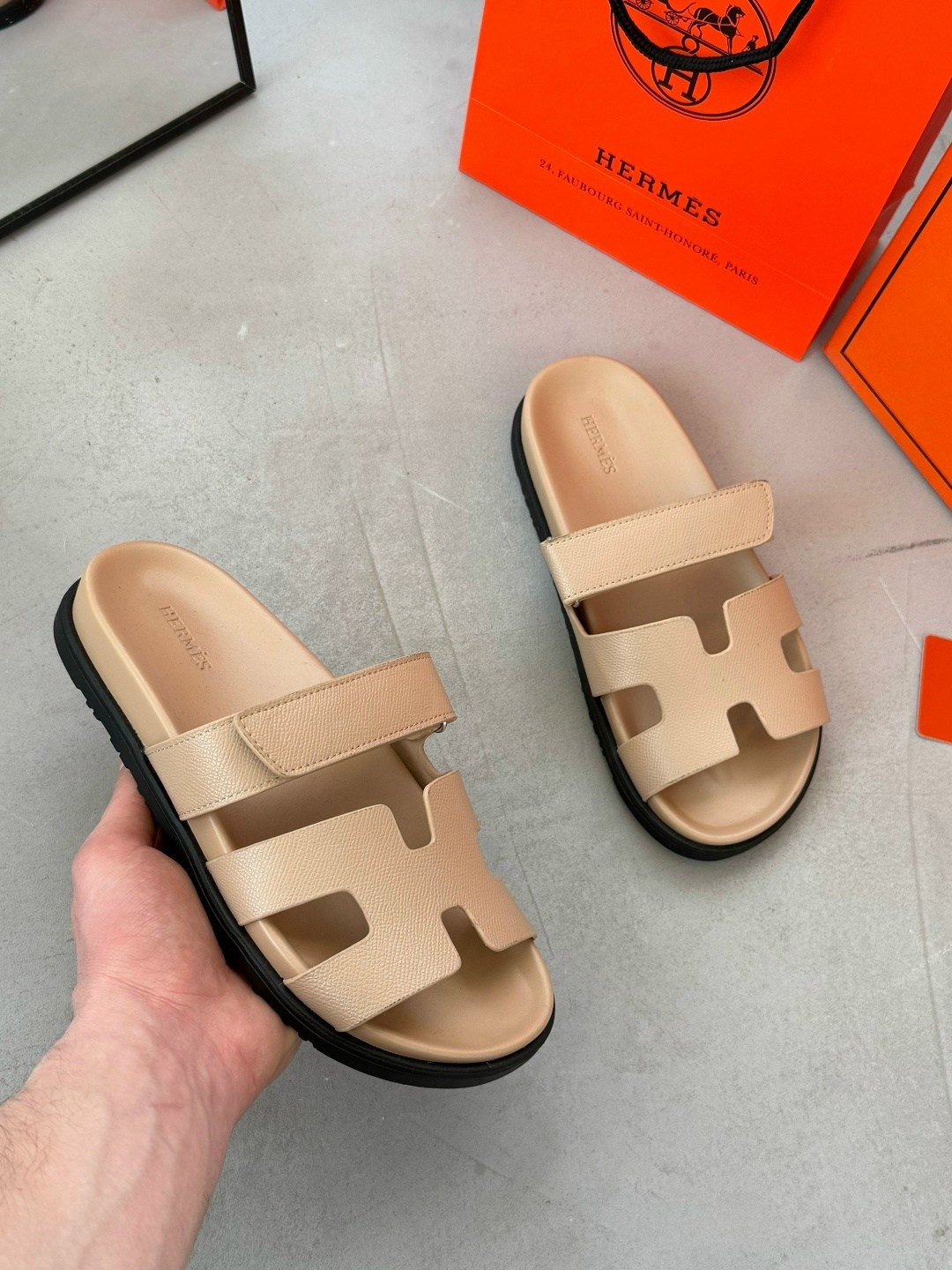 шлепанцы hermes,шлепки женские hermes,тапочки hermes,шлепки hermes,шлепанцы хермес