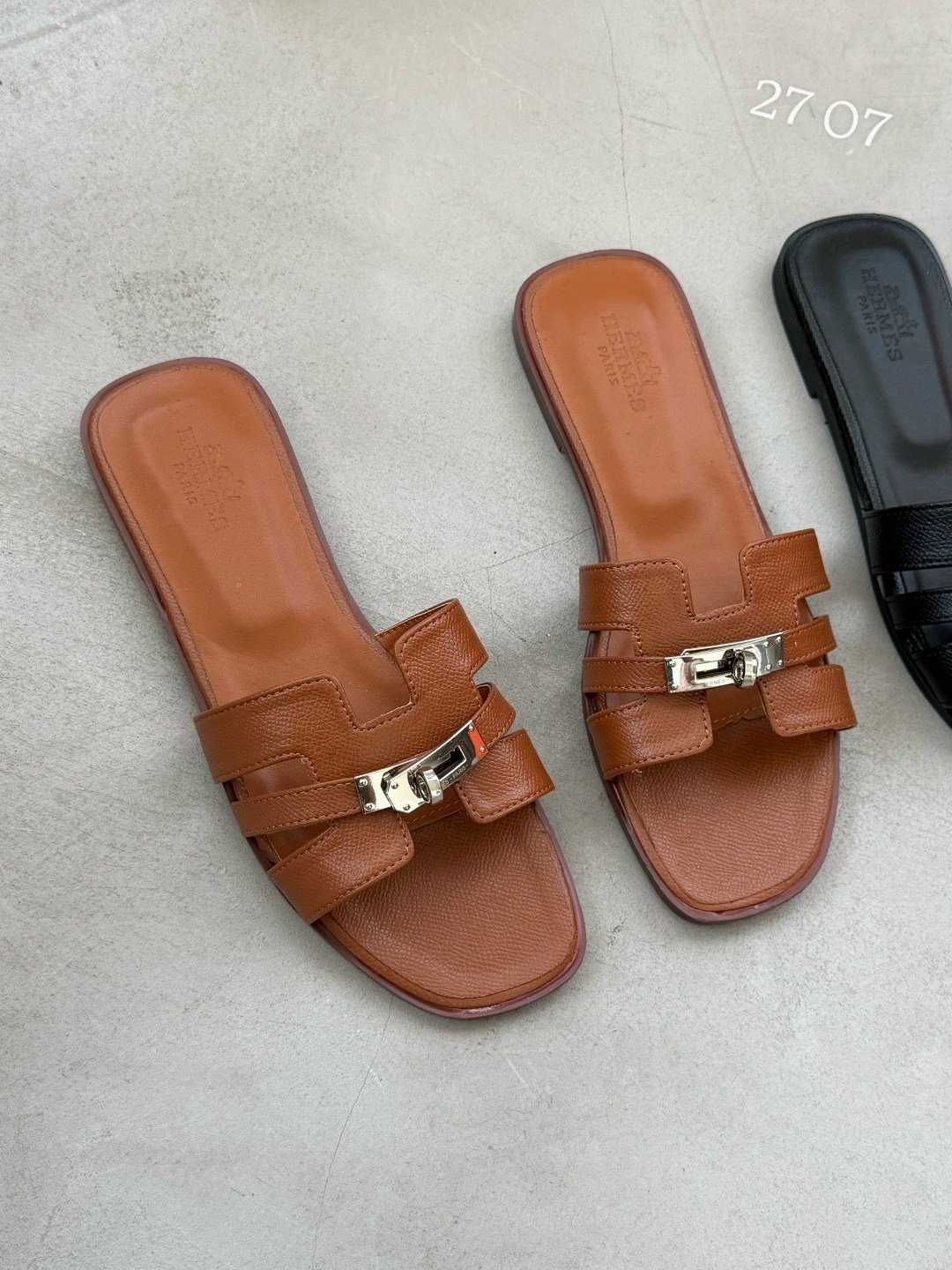 ,шлепанцы hermes,шлепки hermes женские,шлепки эрмес,шлепанцы женские