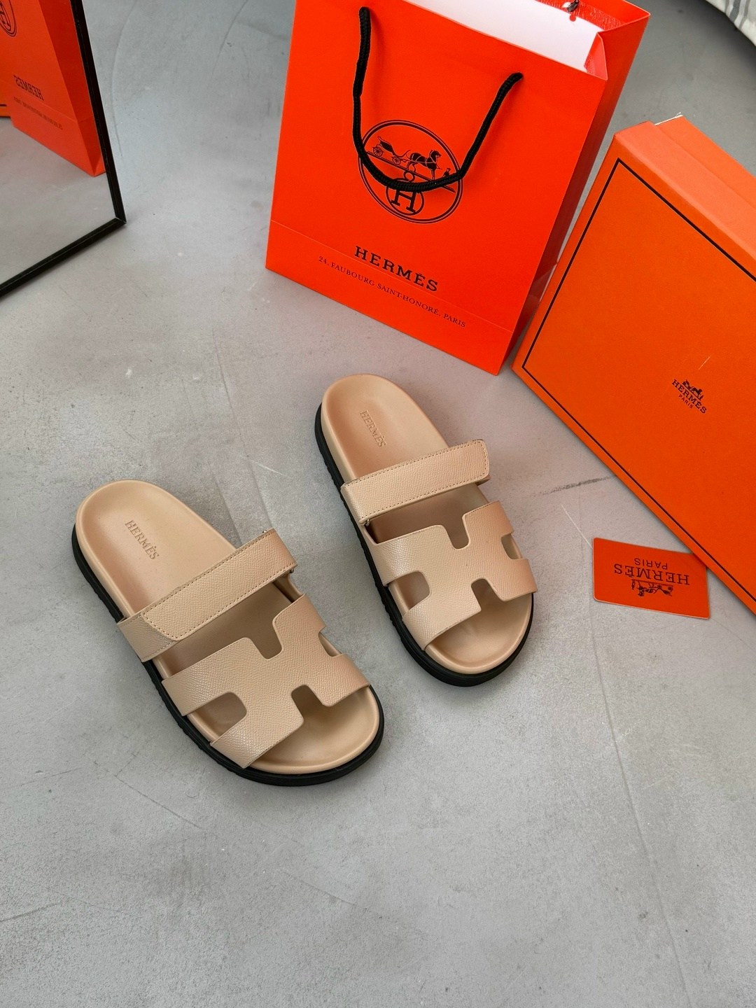 шлепанцы hermes,шлепки женские hermes,тапочки hermes,шлепки hermes,шлепанцы хермес