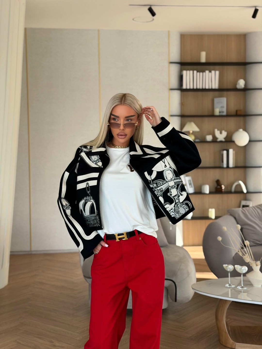 куртка бомбер,куртка бомбер женская,женские костюмы спортивные,одежда стильная