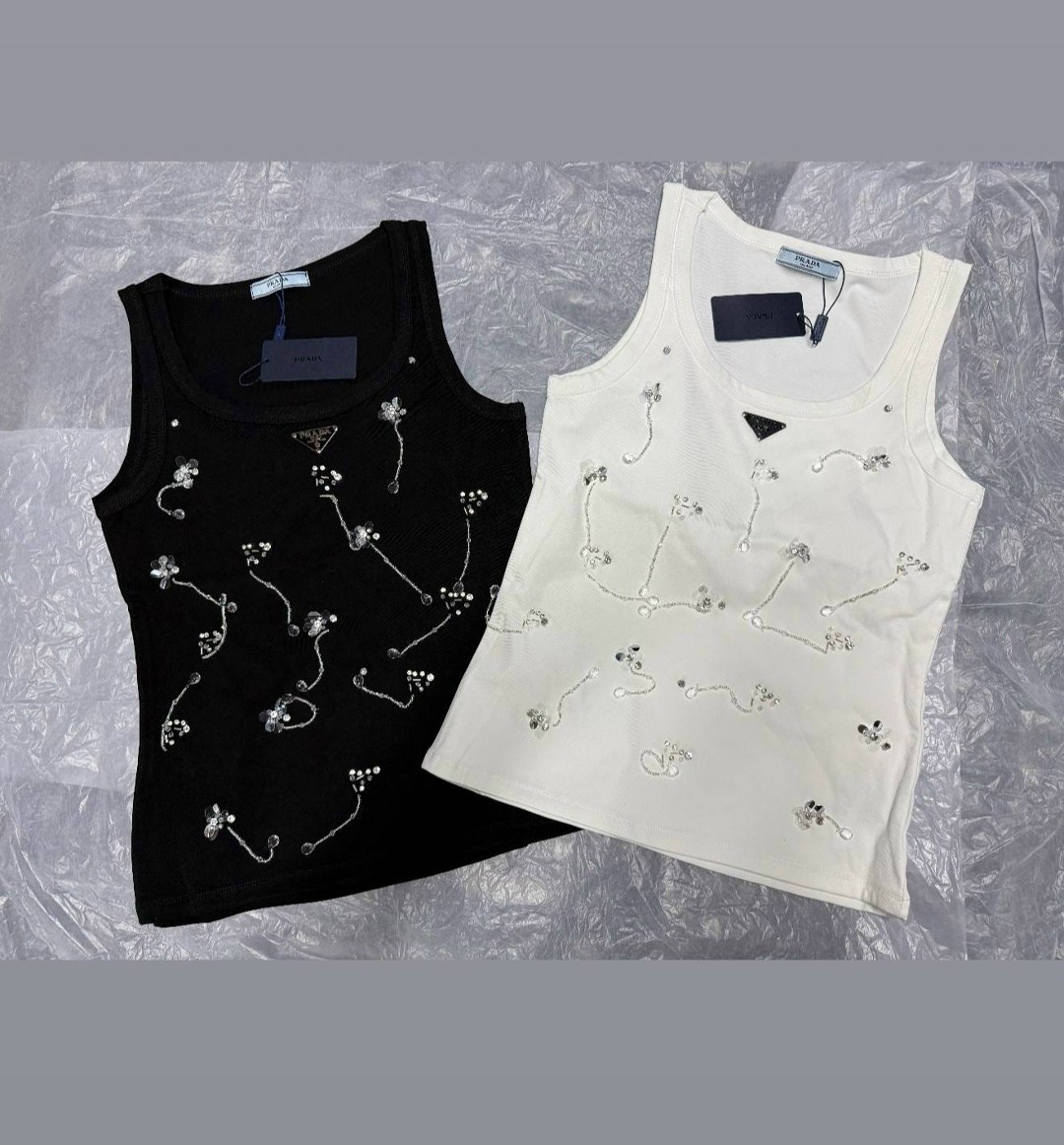 топы со стразами,женская майка,майка со стразами,женская футболка со стразами,модные футболки со стразами