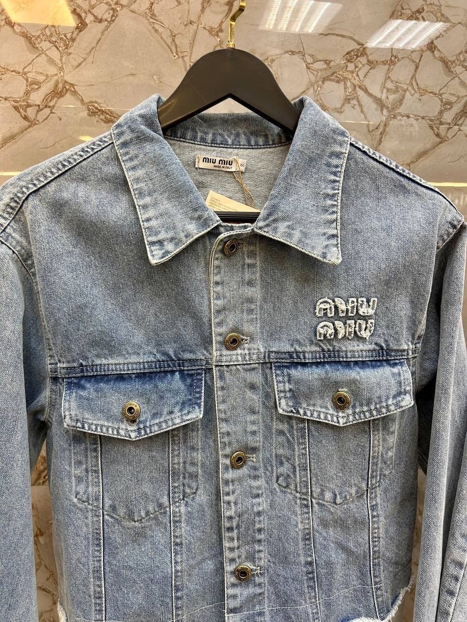 джинсовая куртка miu miu,куртка джинсовая,женские джинсовые куртки,модные джинсовые куртки,куртка джинсовка