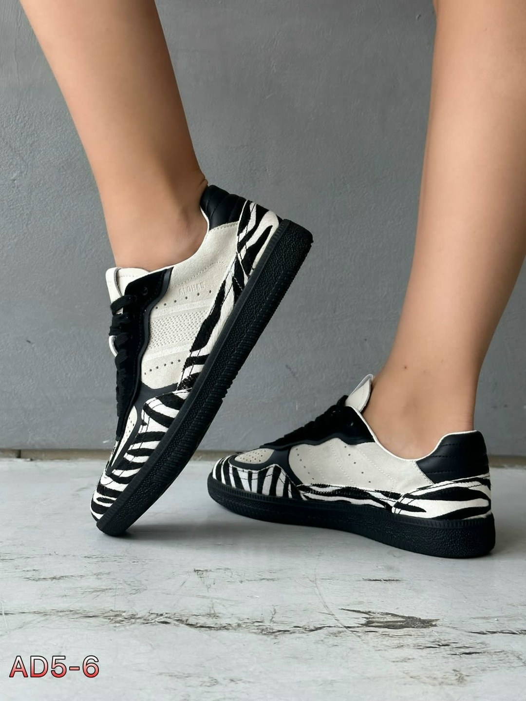 ,женские кроссовки,кроссовки модные,замшевые кроссовки,интересные кроссовки