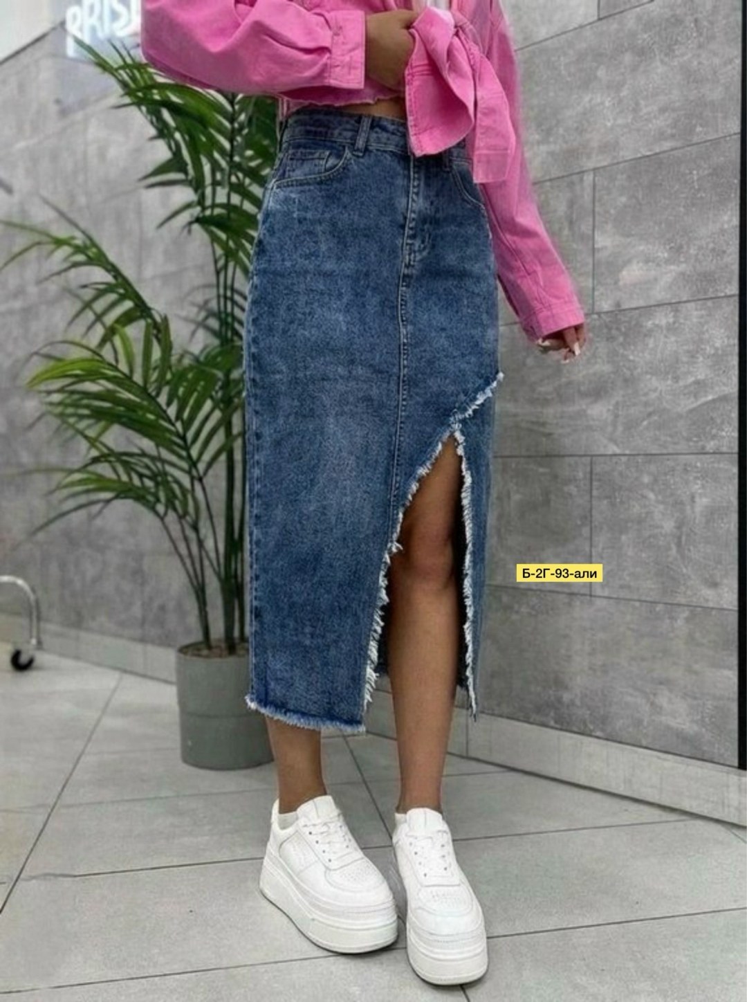 джинсовая юбка,юбка миди джинсовая с разрезом спереди ниже колен,юбка джинсовая длинная с разрезом миди mirari,юбка джинсовая длинная,юбка джинсовая миди