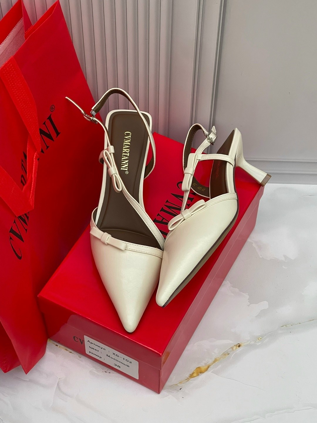 ,туфли valentino,босоножки женские,босоножки valentino,железные босоножки