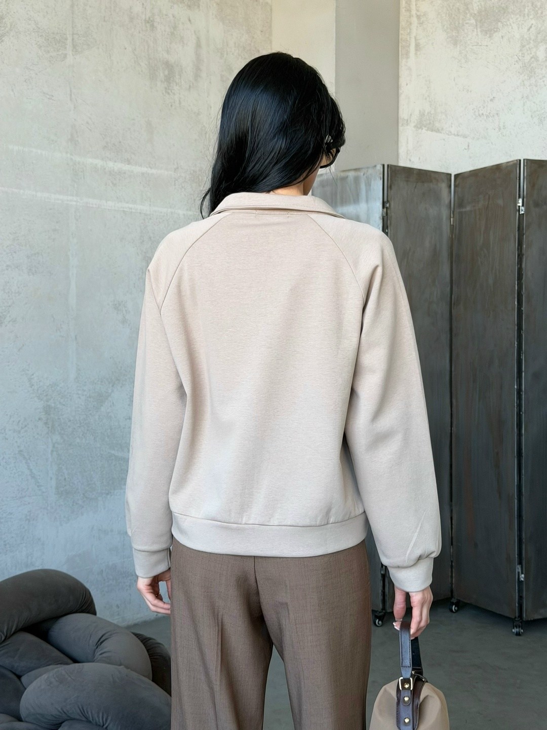 повседневная куртка,куртка бомбер,бежевая куртка,бежевый костюм,куртка женская