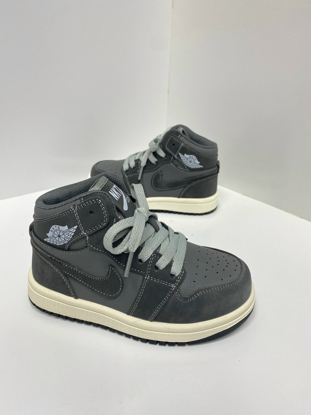 nike air jordan 1 mid,jordan 1 mid light smoke grey,nike air jordan 1 mid grey,air jordan 1 mid,nike air jordan 1 retro high