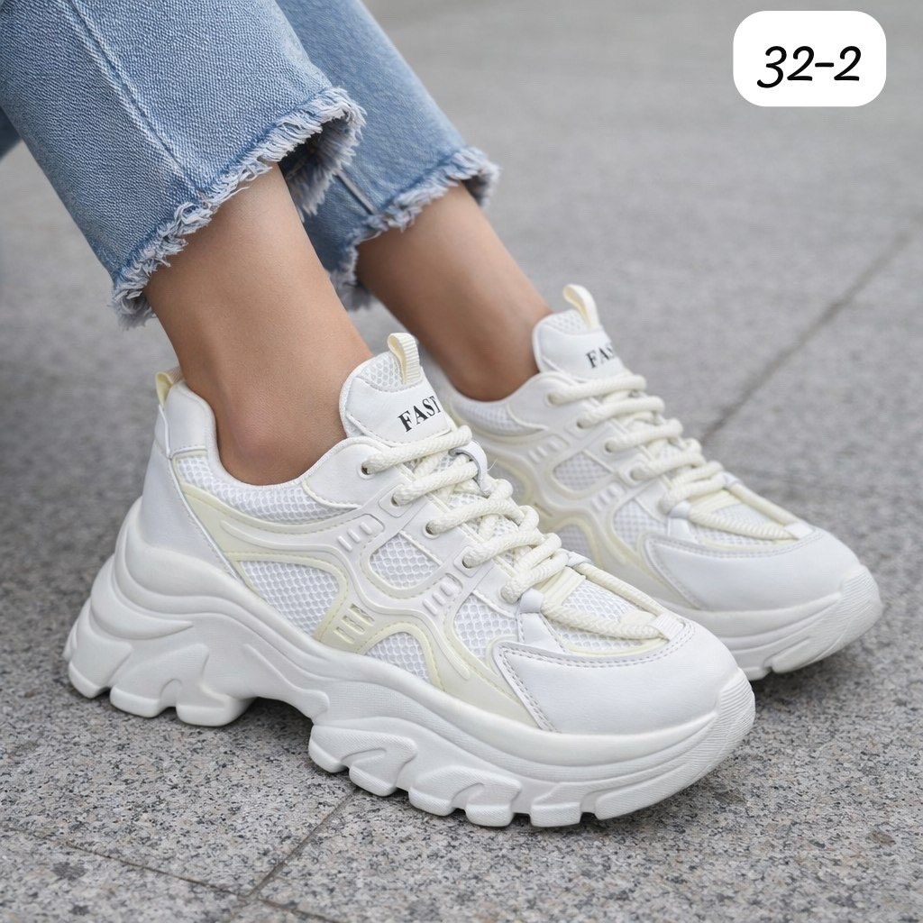 ,кроссовки женские,кроссовки для женщин,женские белые кроссовки,массивные кроссовки