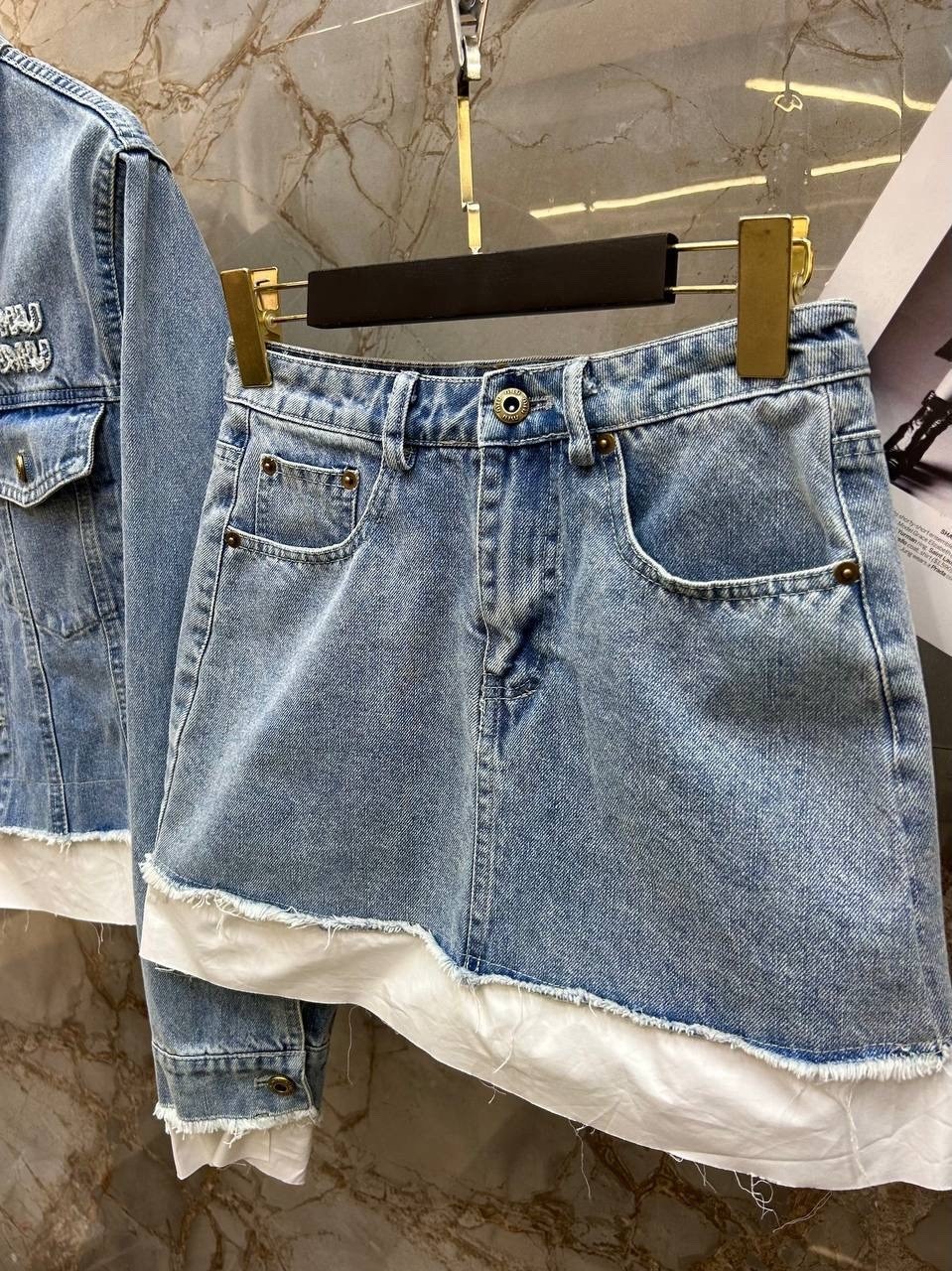 джинсовая куртка miu miu,куртка джинсовая,женские джинсовые куртки,модные джинсовые куртки,куртка джинсовка