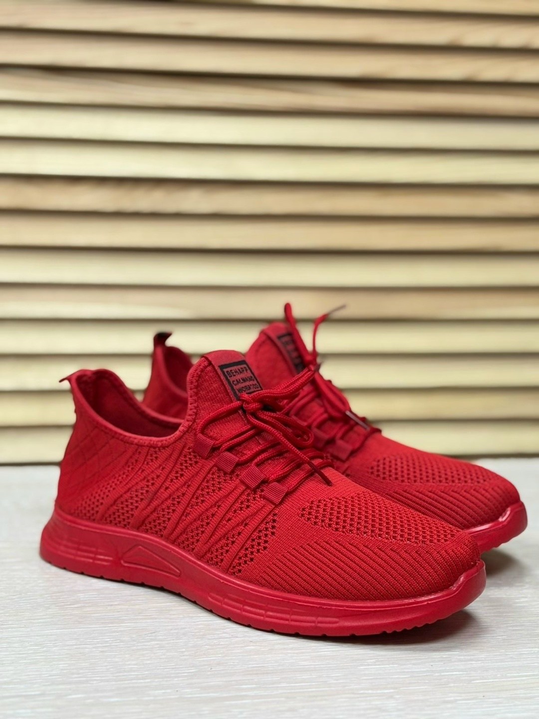 ,красные кроссовки,кроссовки женскиe,кроссовка,фирменные кроссовки