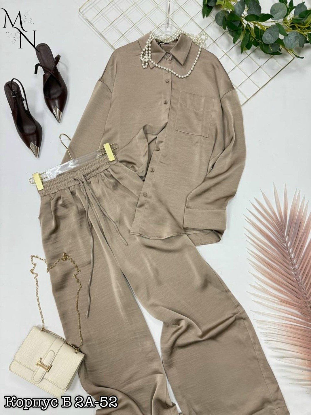 шелковый костюм,брючный атласный костюм,костюм из атласа брючный,шелковый брючный костюм,брючный костюм женский