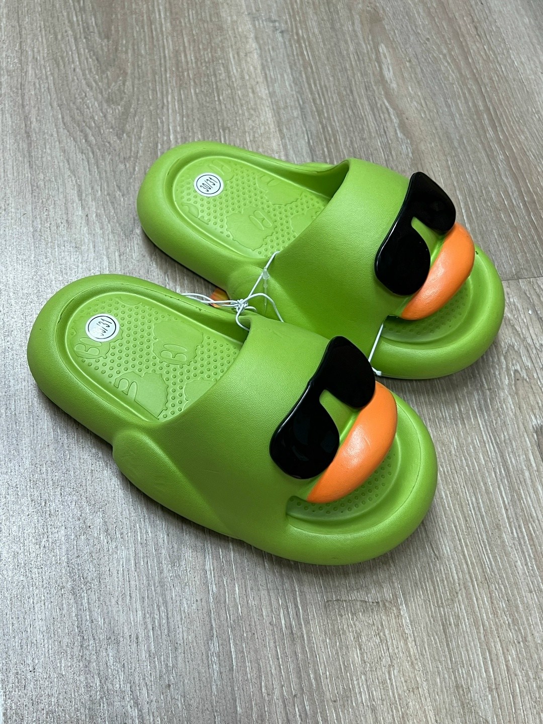 тапочки модные,шлепанцы детские,шлепанцы женские,летние тапочки,шлепки детские