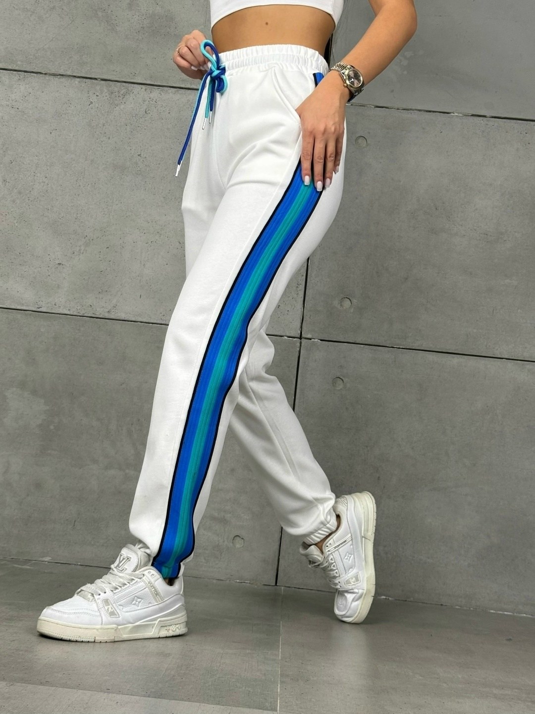 спортивные брюки,штаны спортивные,брюки спортивные женские,белые брюки,штаны спортивные женские
