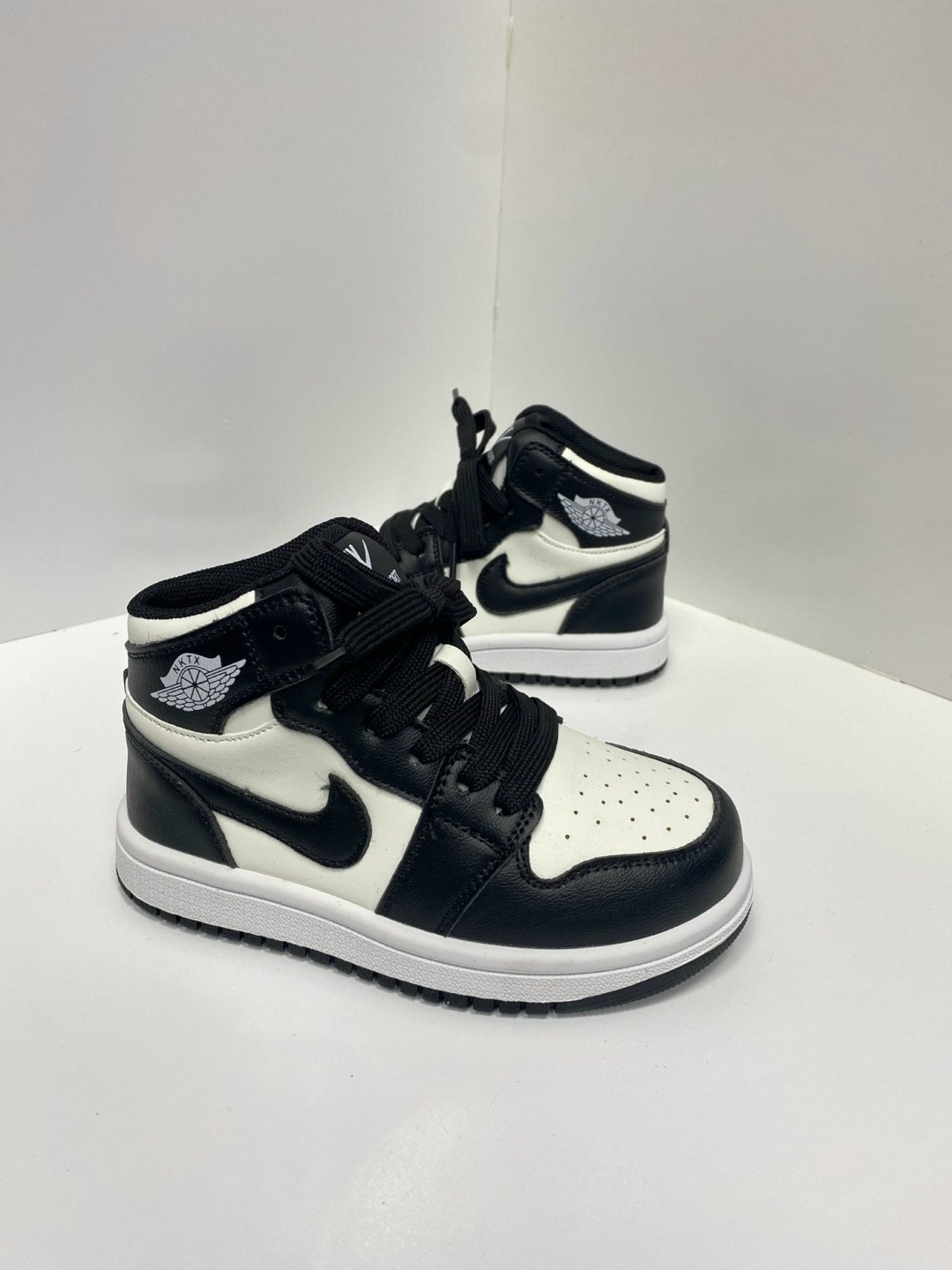nike air jordan 1 mid,jordan 1 mid light smoke grey,nike air jordan 1 mid grey,air jordan 1 mid,nike air jordan 1 retro high