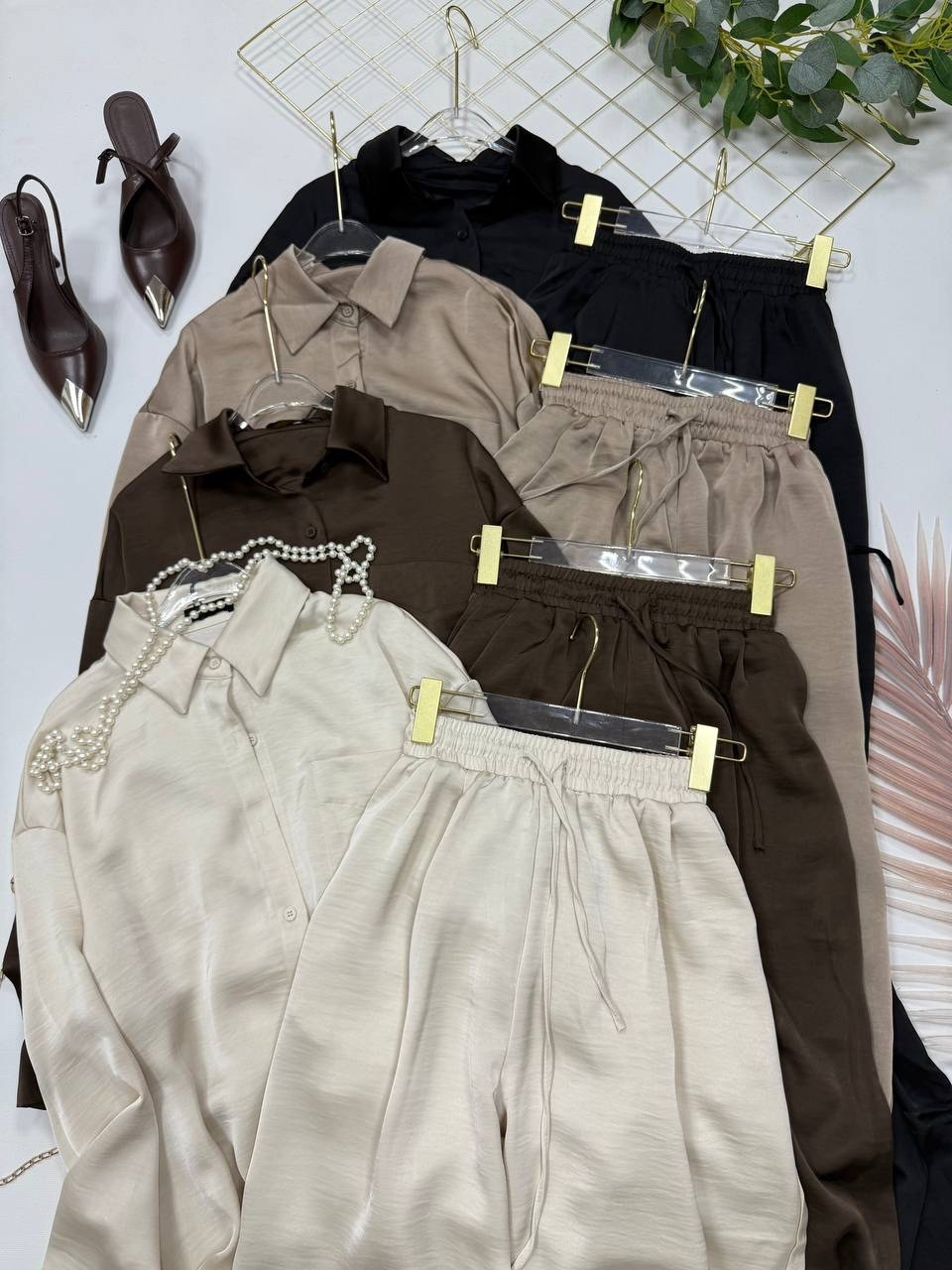 шелковый костюм,брючный атласный костюм,костюм из атласа брючный,шелковый брючный костюм,брючный костюм женский