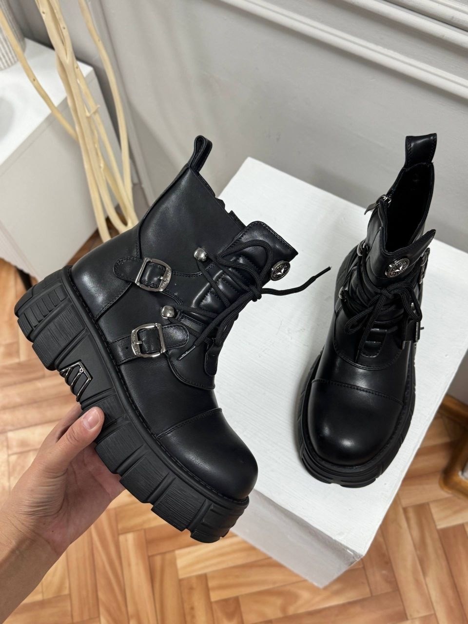 ,ботинки,ботинки женские,женская ,стильные ботинки