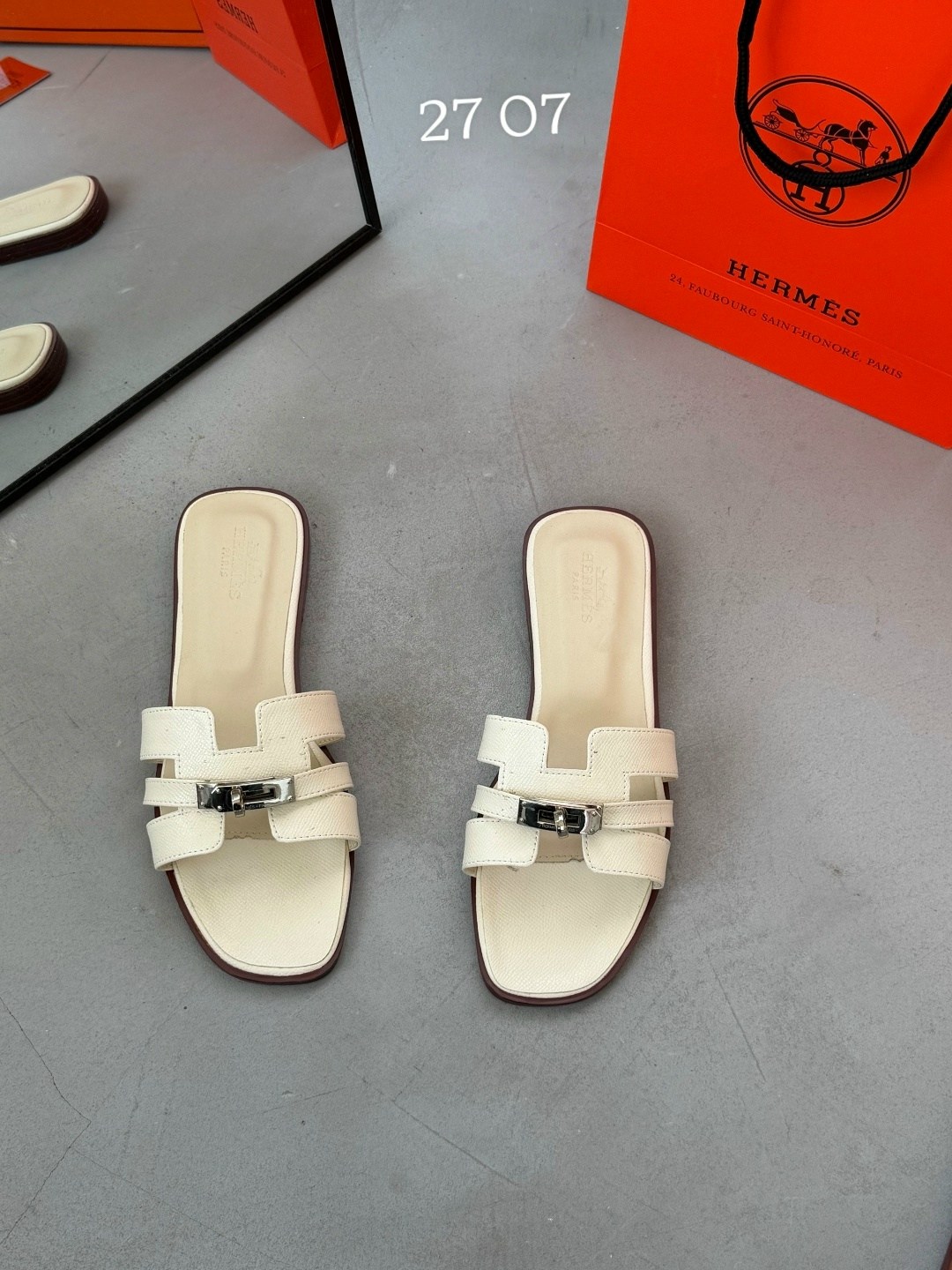 ,шлепанцы hermes,шлепки hermes женские,шлепки эрмес,шлепанцы женские