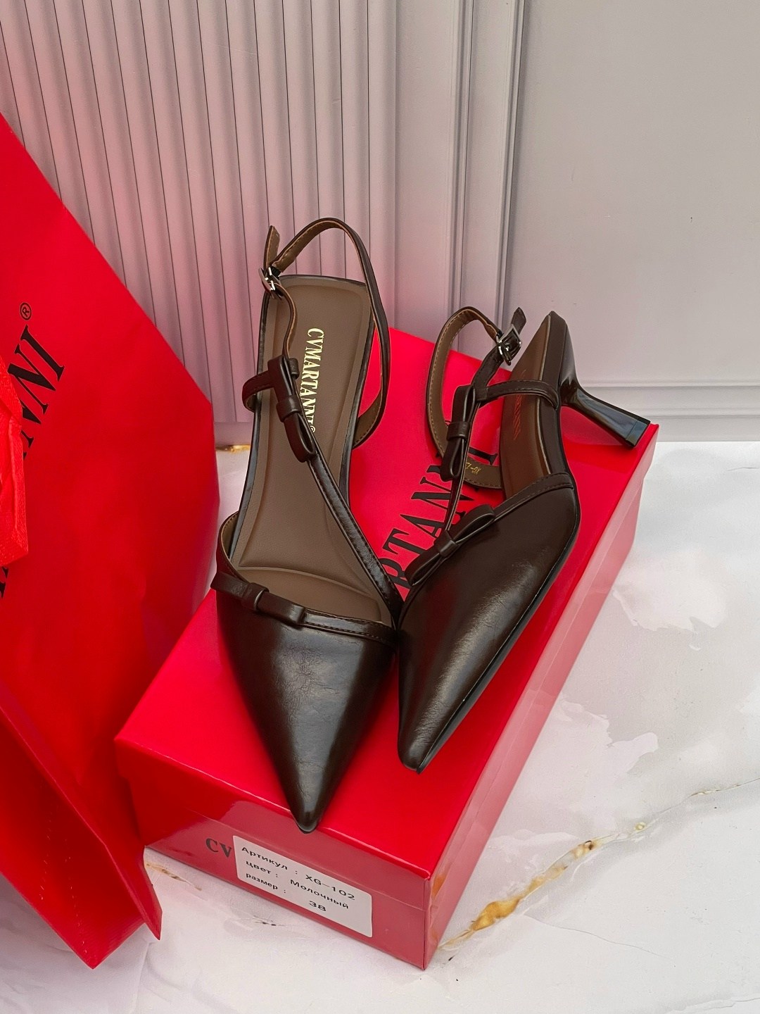 ,туфли valentino,босоножки женские,босоножки valentino,железные босоножки