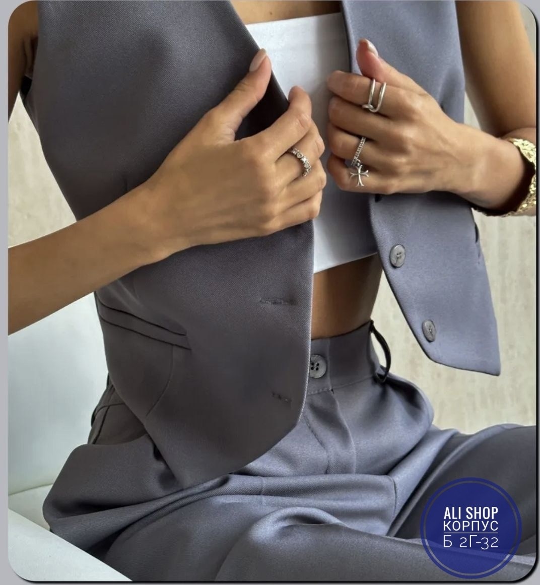 классические брюки,брюки палаццо с классической жилеткой образ,костюм классический с жилетом и брюками палаццо,брючный костюм,брючный костюм с жилеткой