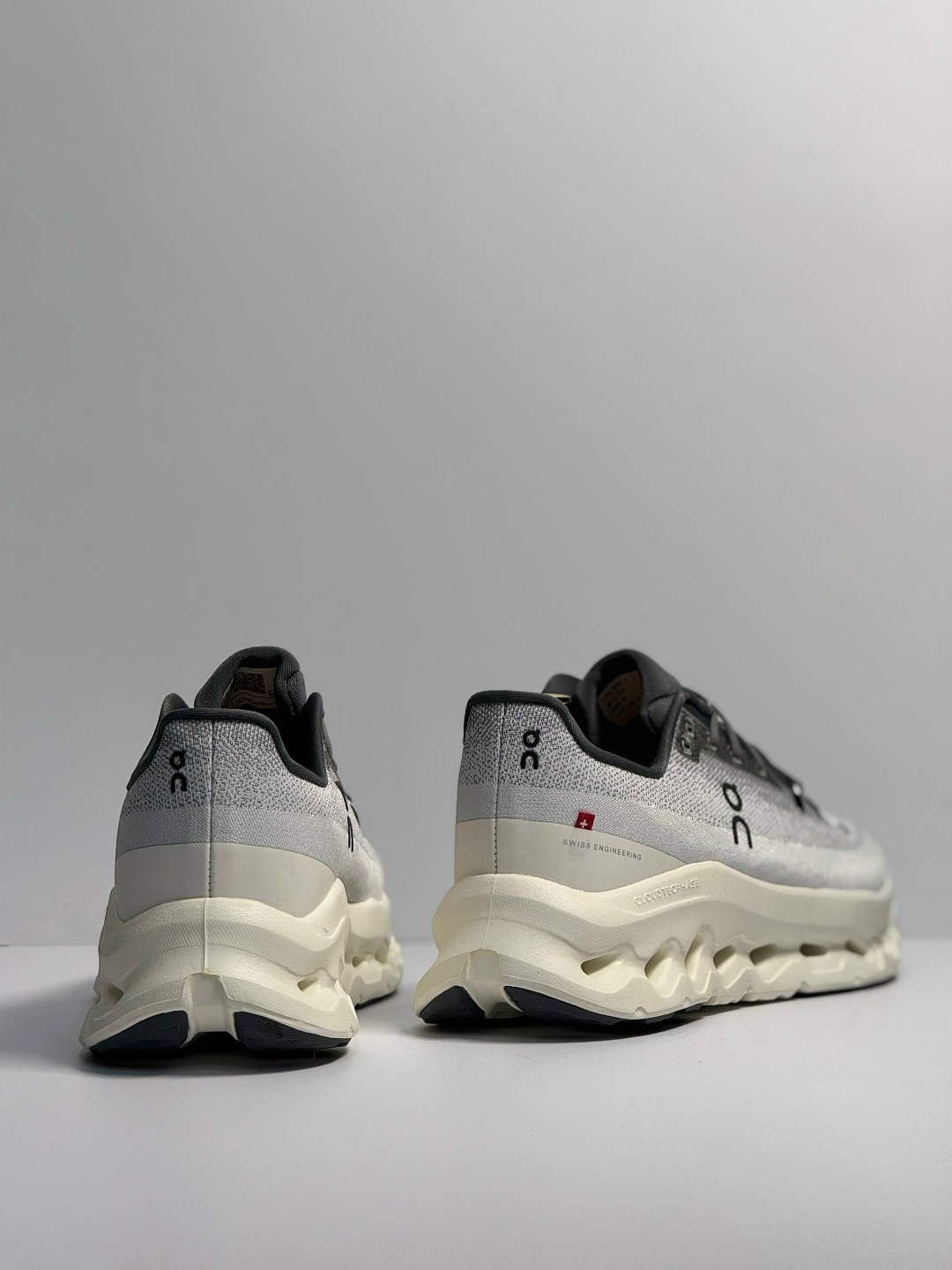 кроссовки,кроссовки on cloudtilt серебристый серый,женские кроссовки,кроссовки оригинальные,кроссовки cпортивные