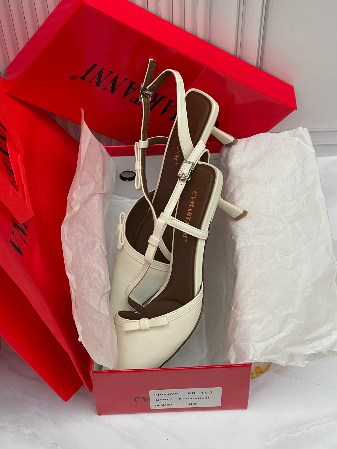 ,туфли valentino,босоножки женские,босоножки valentino,железные босоножки