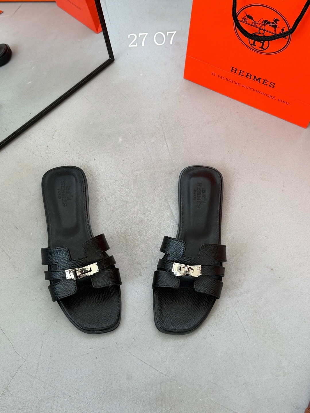 ,шлепанцы hermes,шлепки hermes женские,шлепки эрмес,шлепанцы женские