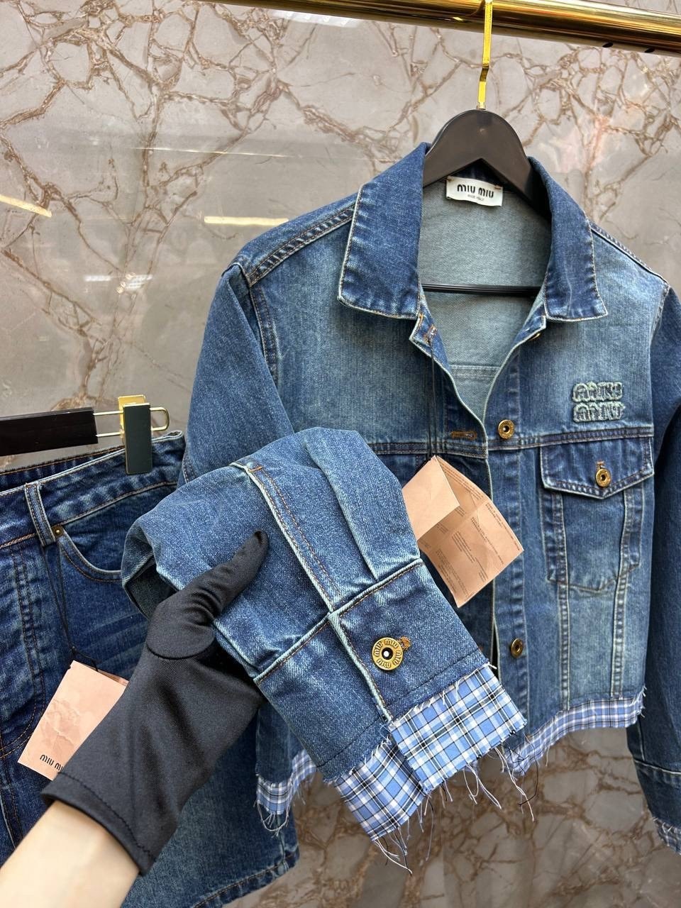 джинсовая куртка miu miu,джинсовая куртка,женская джинсовая куртка,модные джинсовые куртки,джинсовая куртка повседневная