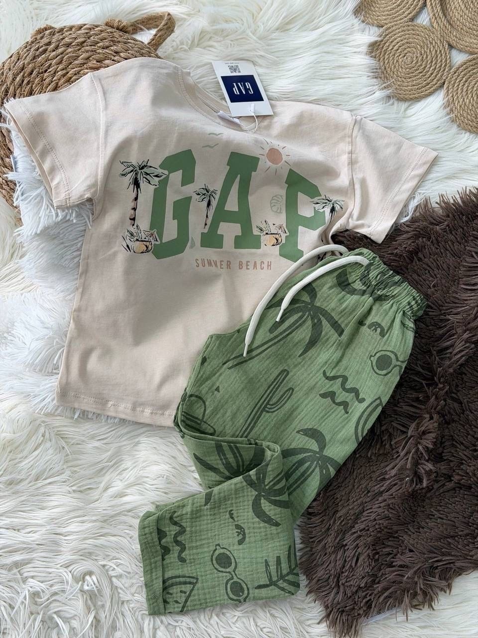 футболки для мальчика,брюки для мальчиков,футболки детские,мальчик,брюки трикотажные