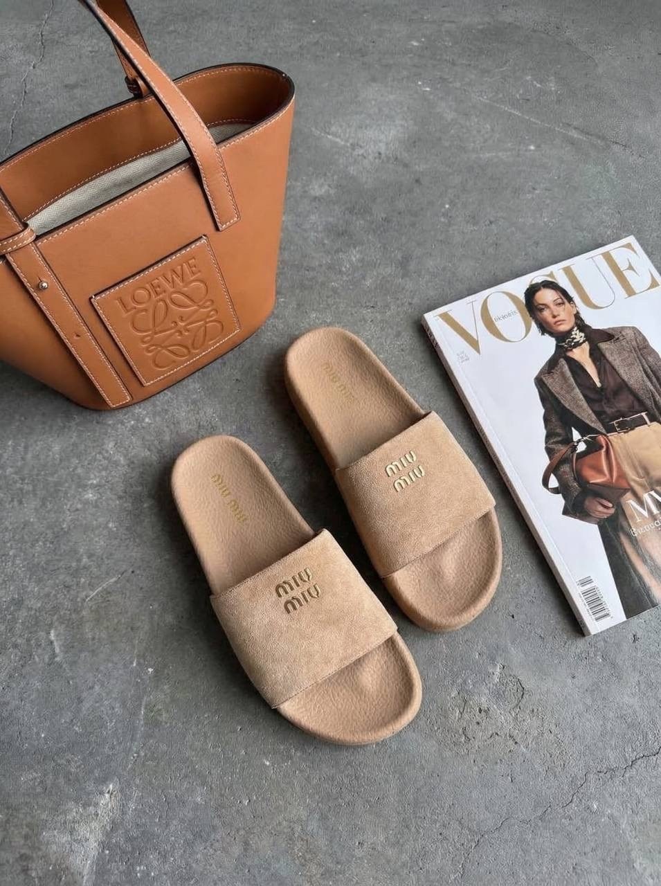 шлепанцы женские,,модные тапочки,женские шлепки,сандали