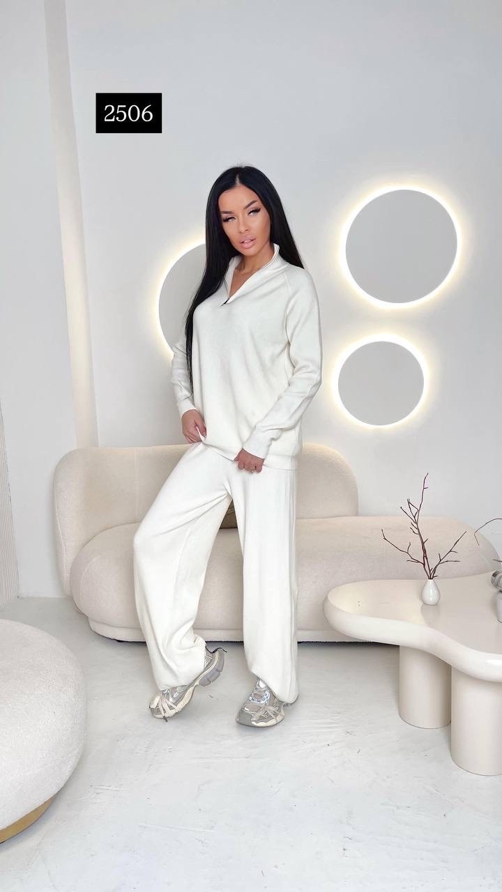 костюм белый,трикотажный костюм,костюм молочный,костюм вязаный,женский вязаный костюм