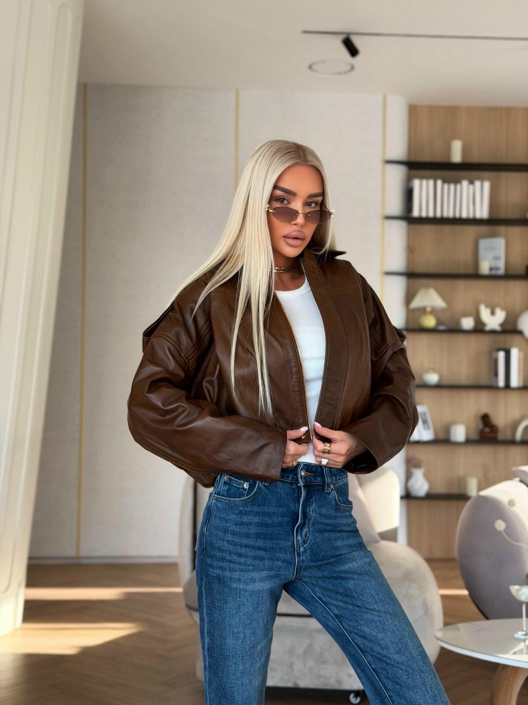 куртка бомбер из экокожи emberens,куртка бомбер оверсайз кожаная c&c fashion,куртка бомбер из экокожи emberens цвет коричневый,куртка бомбер,женская кожаная куртка