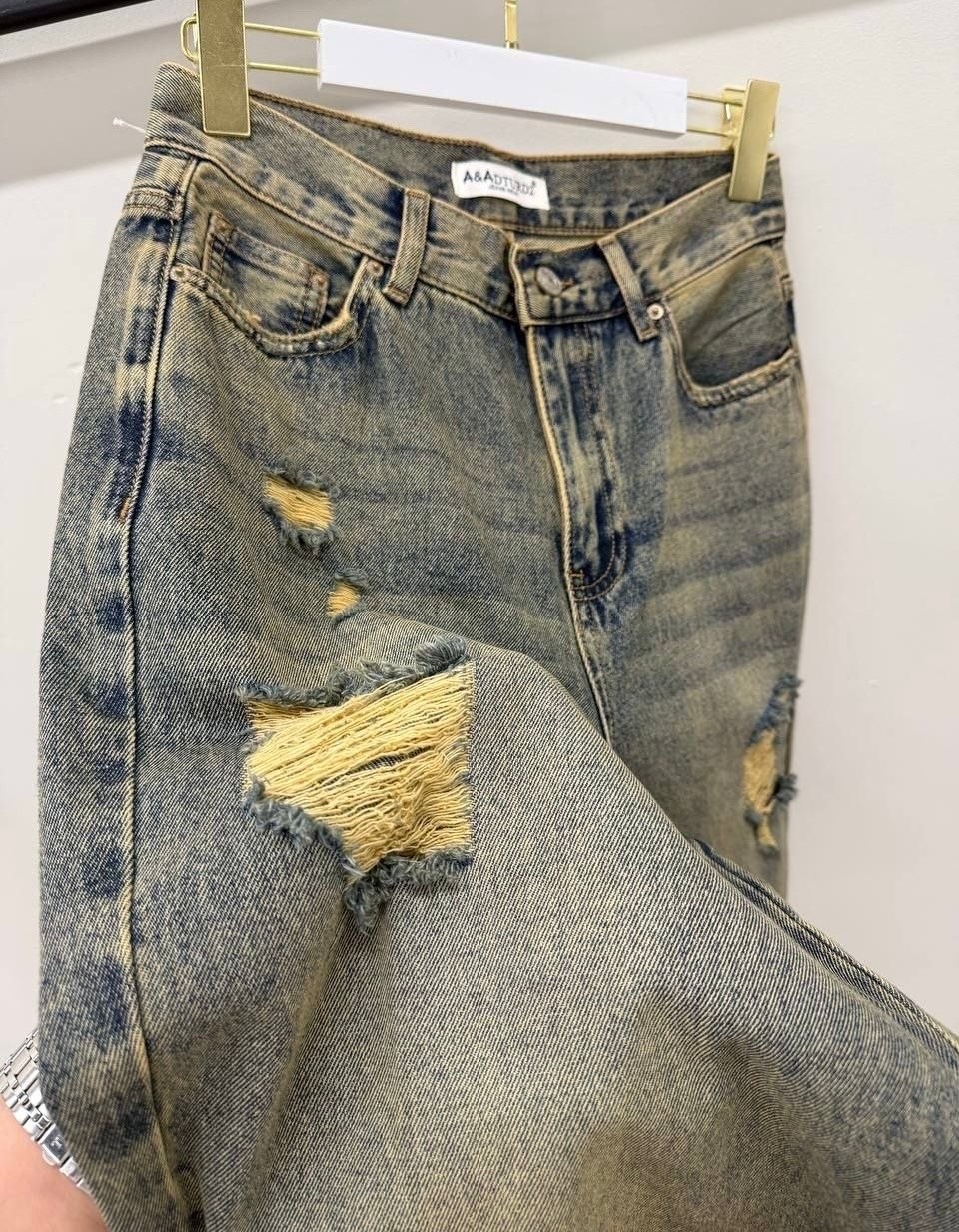 рваные джинсы,джинсовые брюки,женские джинсы,модные джинсы,брюки джинсы