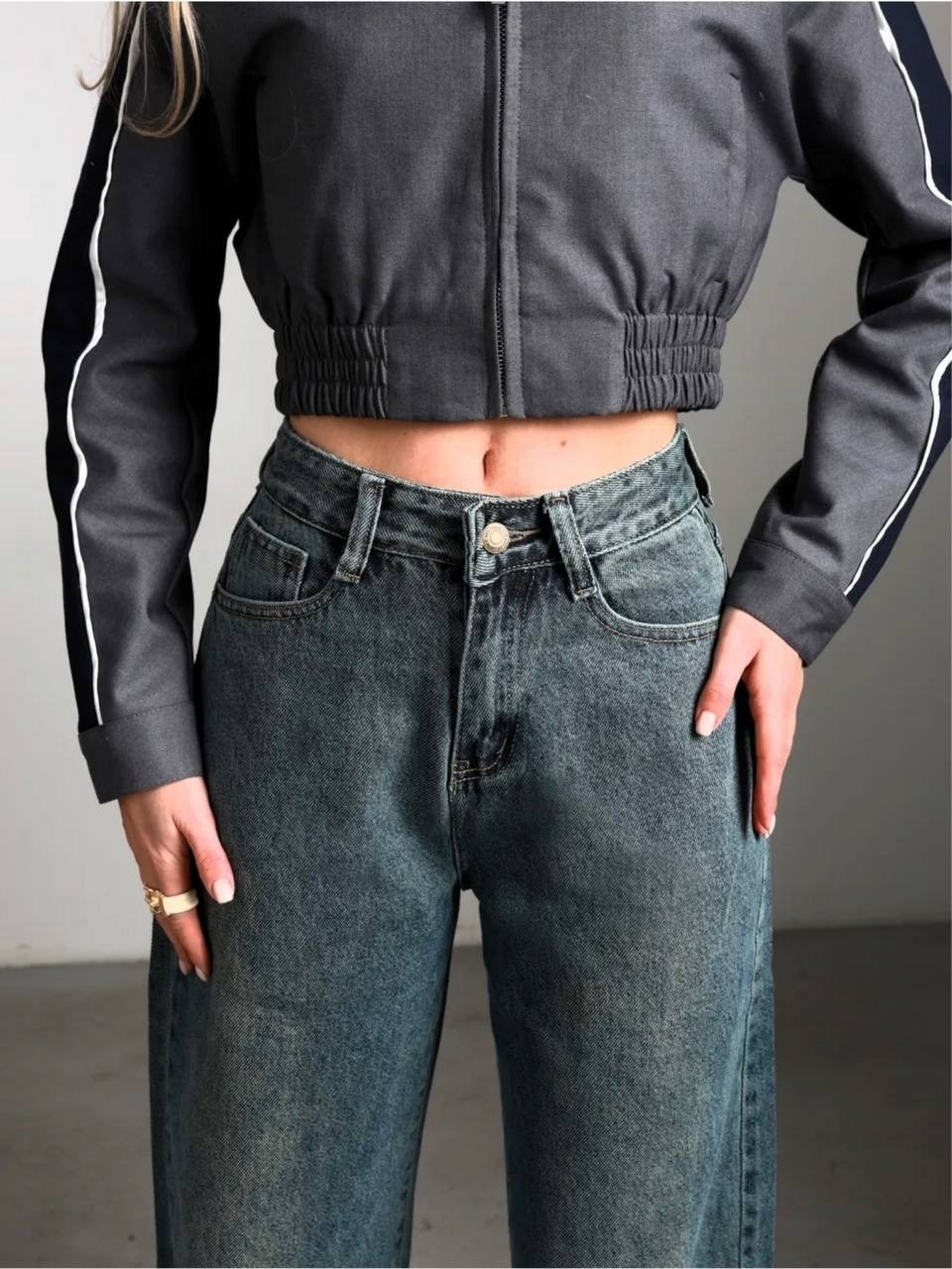 женские джинсы,джинсы стильные,синие широкие джинсы с завышенной талией bershka,куртка женская,куртка женская бомбер