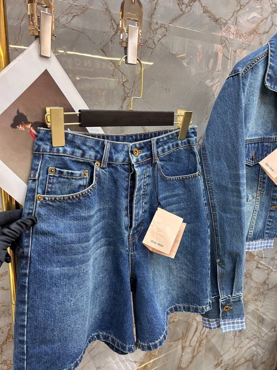 джинсовая куртка miu miu,джинсовая куртка,женская джинсовая куртка,модные джинсовые куртки,джинсовая куртка повседневная