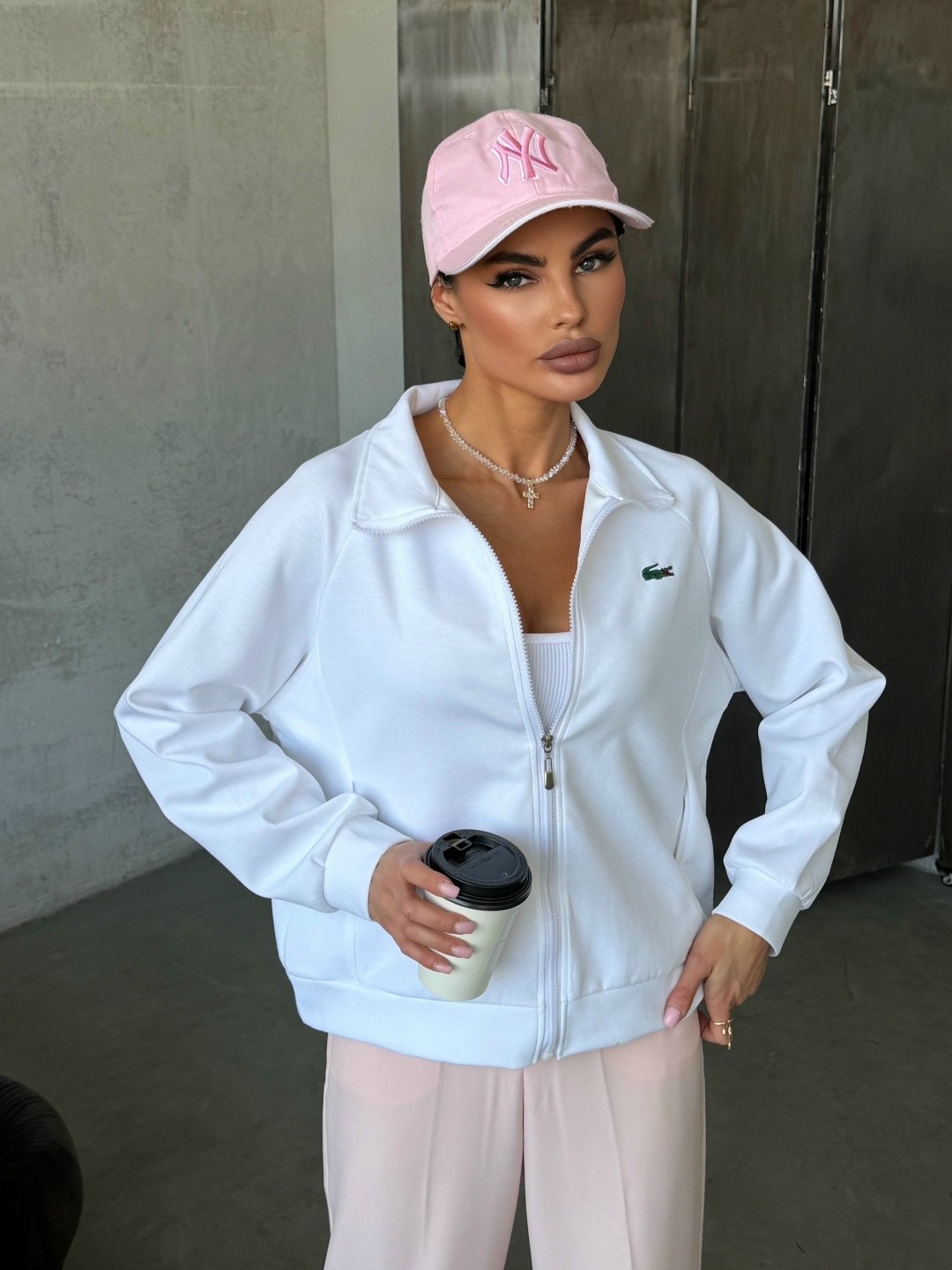 олимпийка белая,женская кофта,костюм женский,толстовка белая,женская толстовка