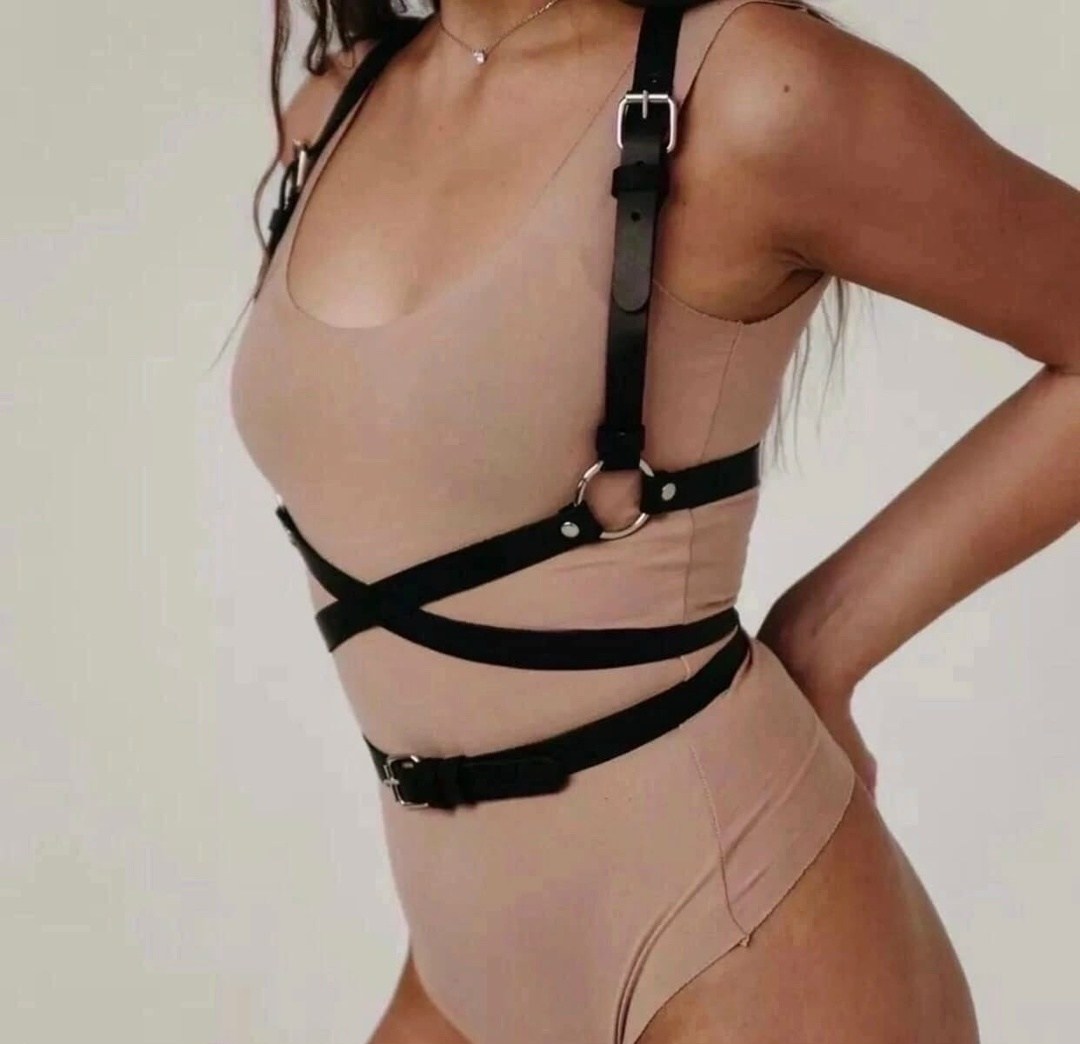 женское кожаное белье бдсм,портупея для ног,портупея для тела,бондаж кожаный портупея,портупеи женские