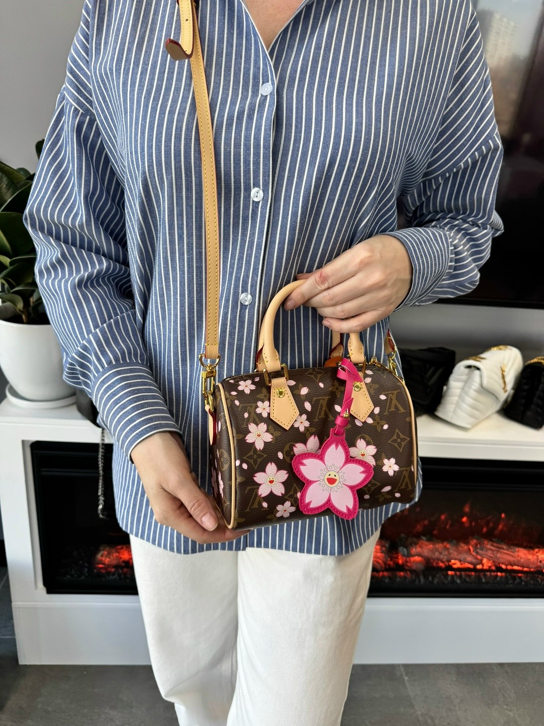 сумка louis vuitton,louis vuitton женская сумка,сумка louis vuitton 25-20см реплика,сумка луи виттон с цветами,сумки луи виттон