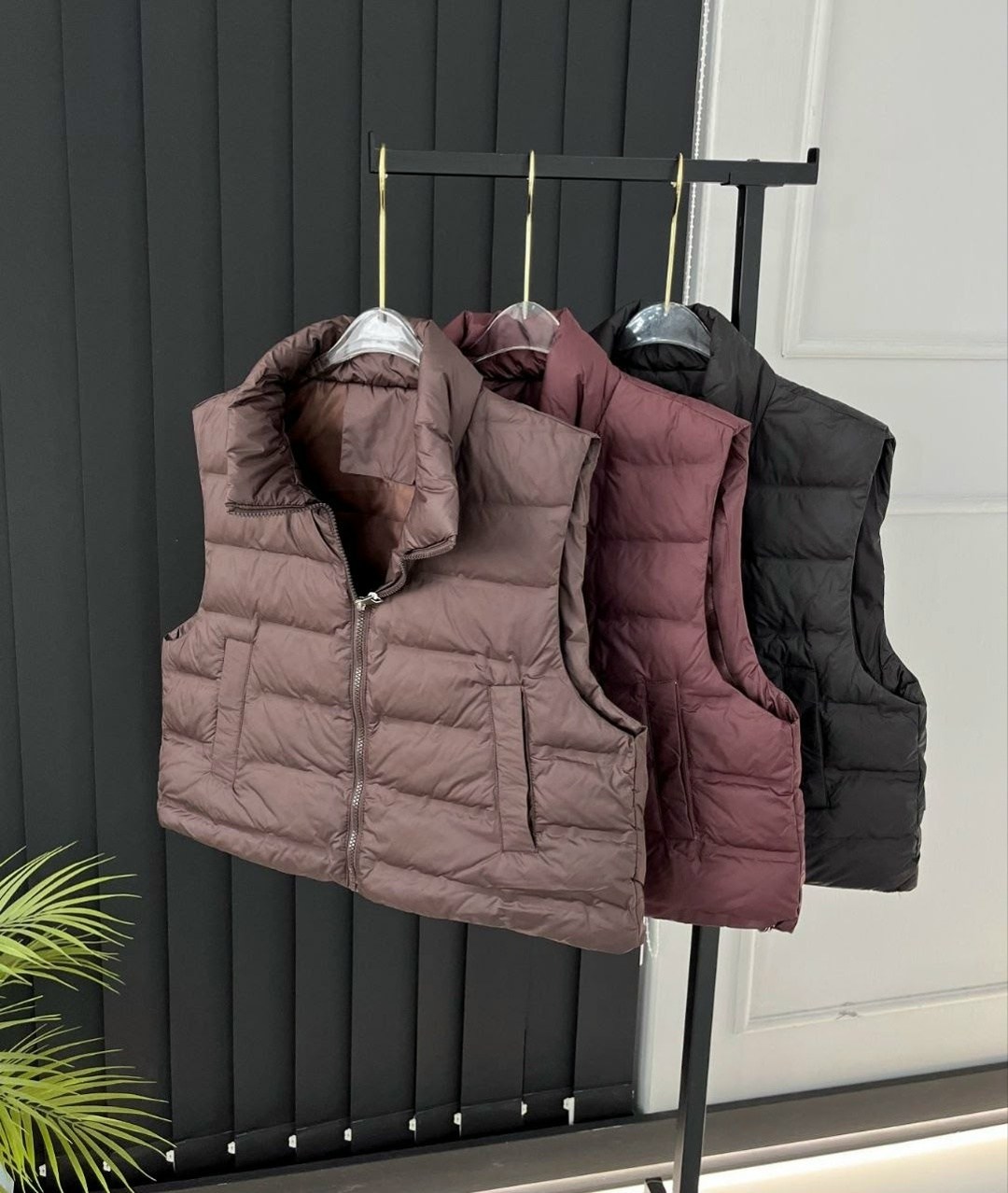 жилетка женская,жилетка укороченная,теплый жилет,жилет женский,жилет