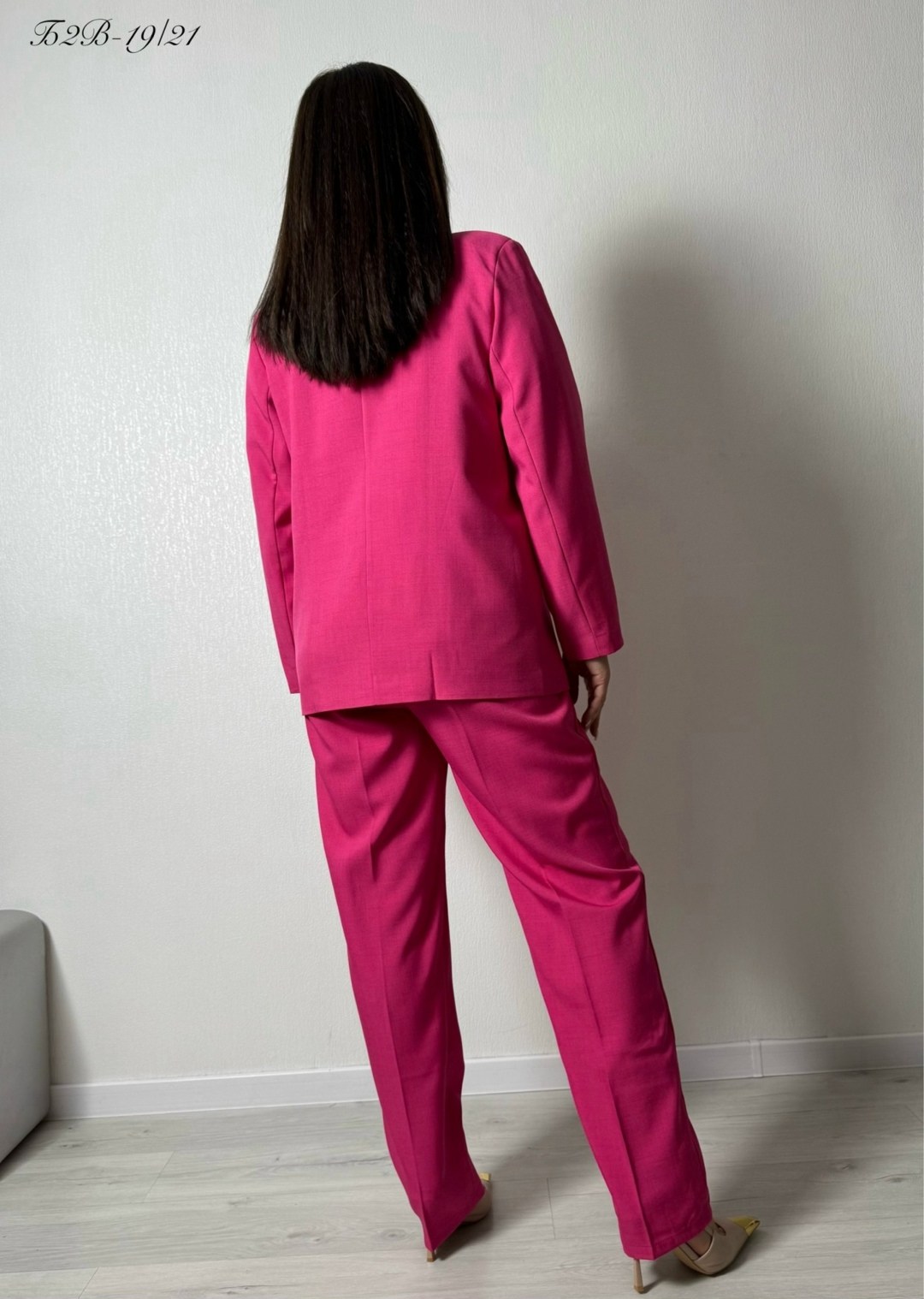 брючный костюм,женский брючный костюм,костюм женский фуксия,женский костюм,костюм брючный цвет фуксия