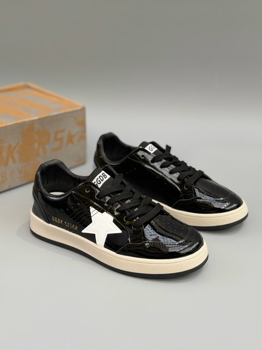 кроссовки ball star черного и белого цвета golden goose,кеды голден гус лакированные,кеды golden goose,кеды hi star golden goose черный,