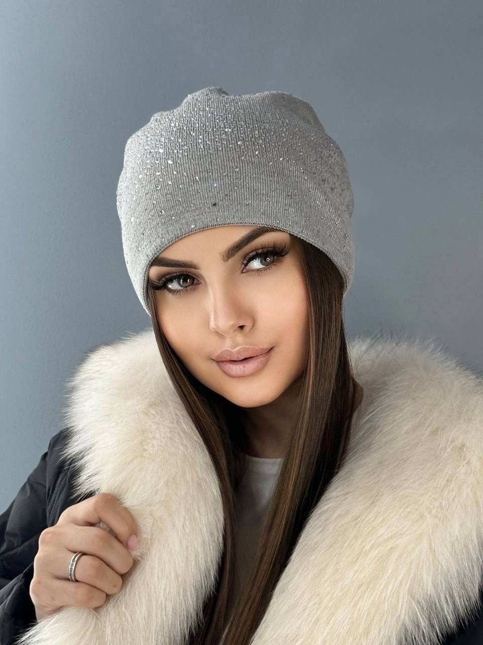 стильная зимняя шапка,модные зимние шапки,шапка женская модная,женская вязаная шапка,зимняя вязаная женская шапка со стразами