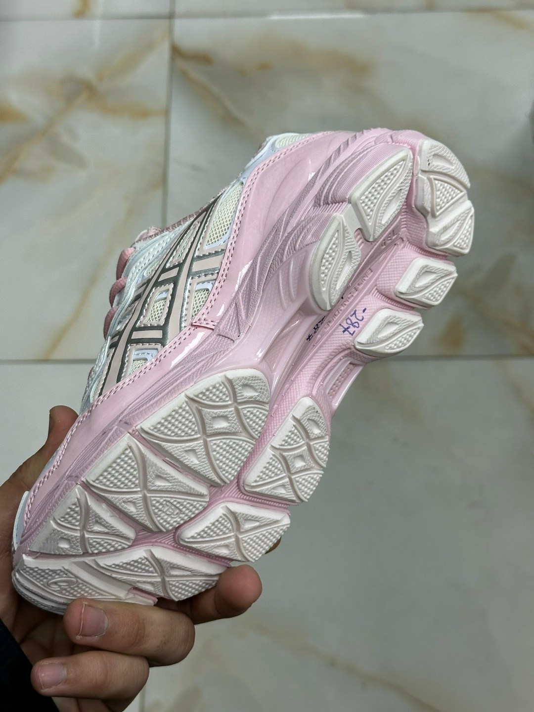 кроссовки женские asics,кроссовки asics gel nyc,кроссовки asics,кроссовки asics gel,женские кроссовки