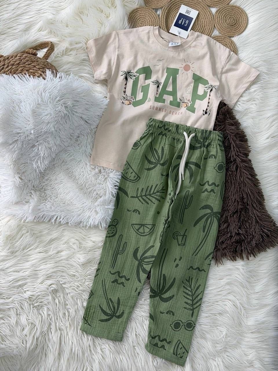 футболки для мальчика,брюки для мальчиков,футболки детские,мальчик,брюки трикотажные