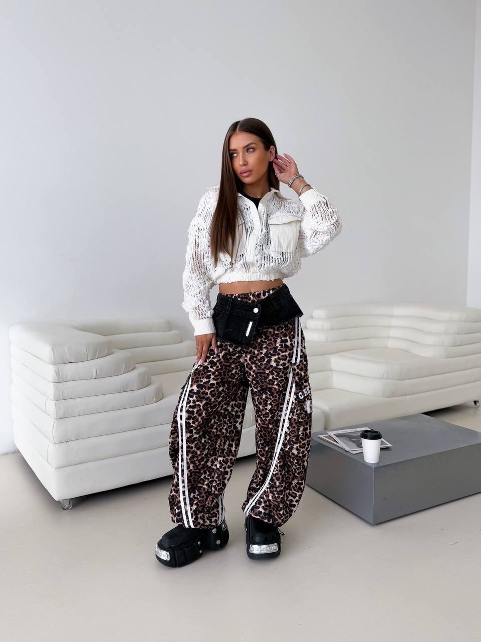 женские костюмы,костюм с юбкой,блузка женская,модная ,нежная блузка