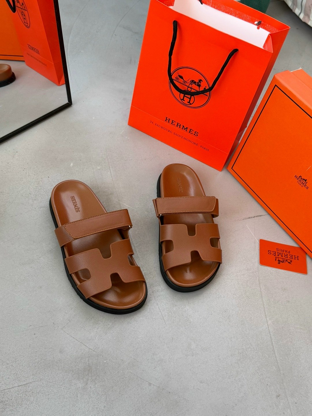 шлепанцы hermes,шлепки женские hermes,тапочки hermes,шлепки hermes,шлепанцы хермес