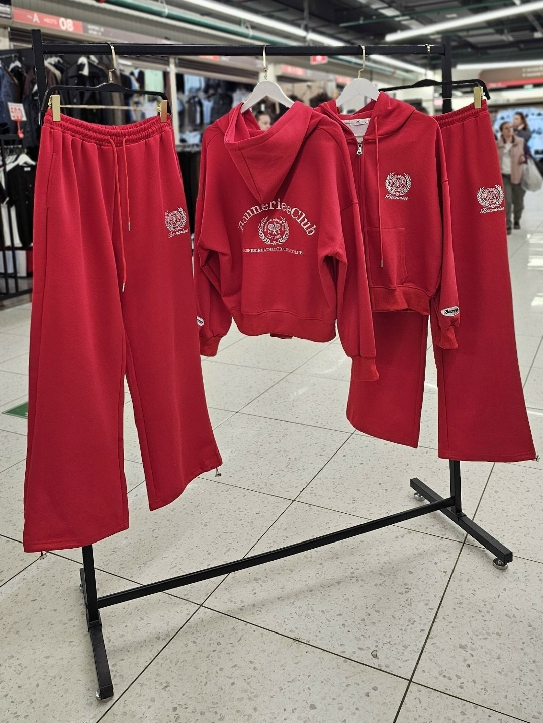 женский спортивный костюм на флисе,спортивные костюмы женские,спортивный костюм,спортивные костюмы на флисе,костюм красный