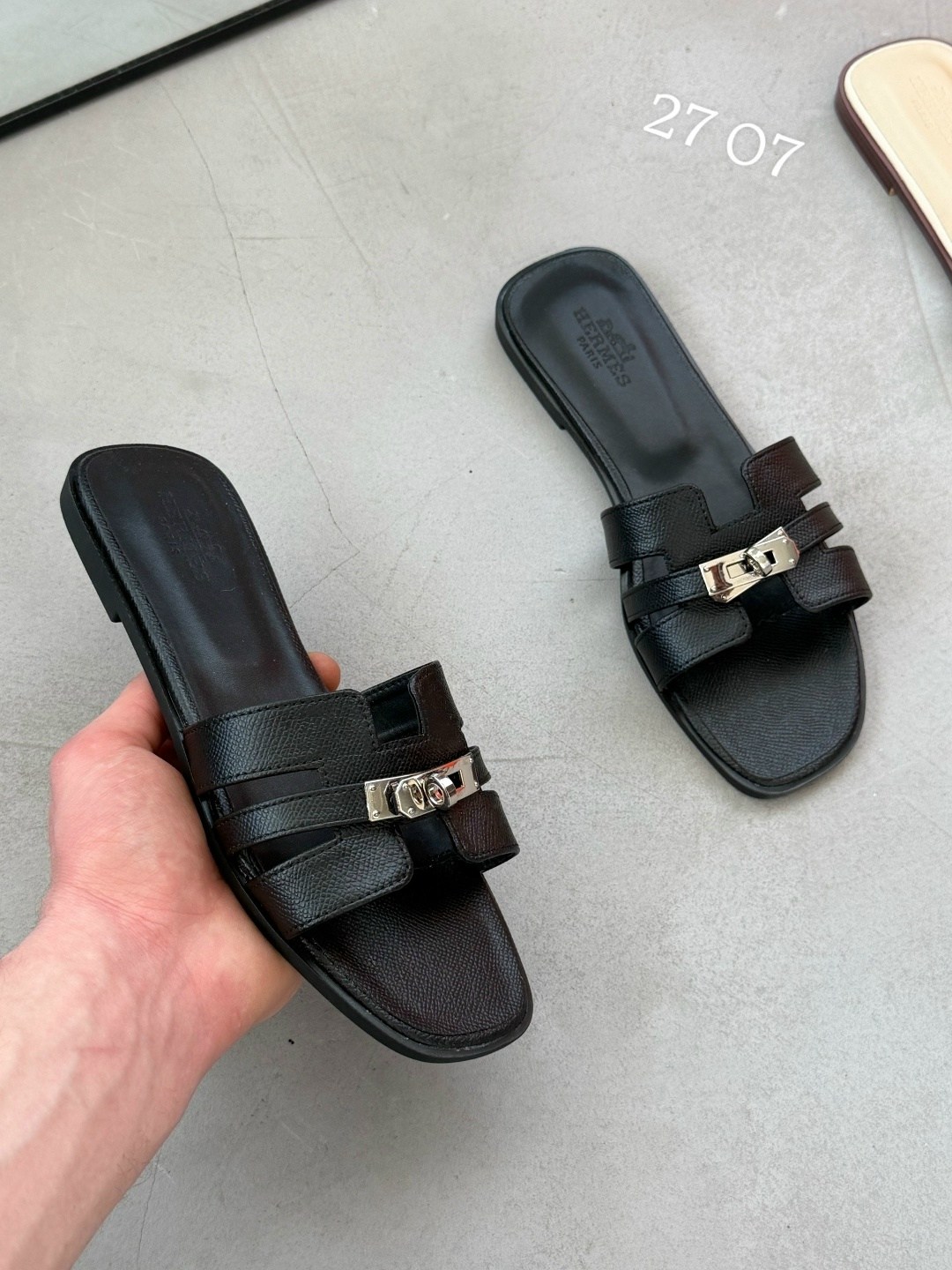 ,шлепанцы hermes,шлепки hermes женские,шлепки эрмес,шлепанцы женские