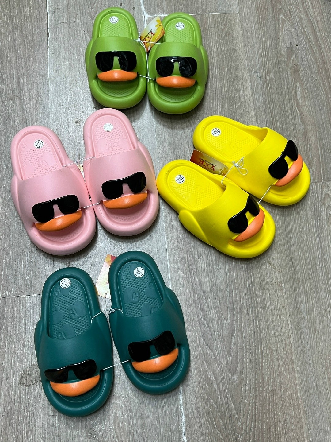 тапочки модные,шлепанцы детские,шлепанцы женские,летние тапочки,шлепки детские