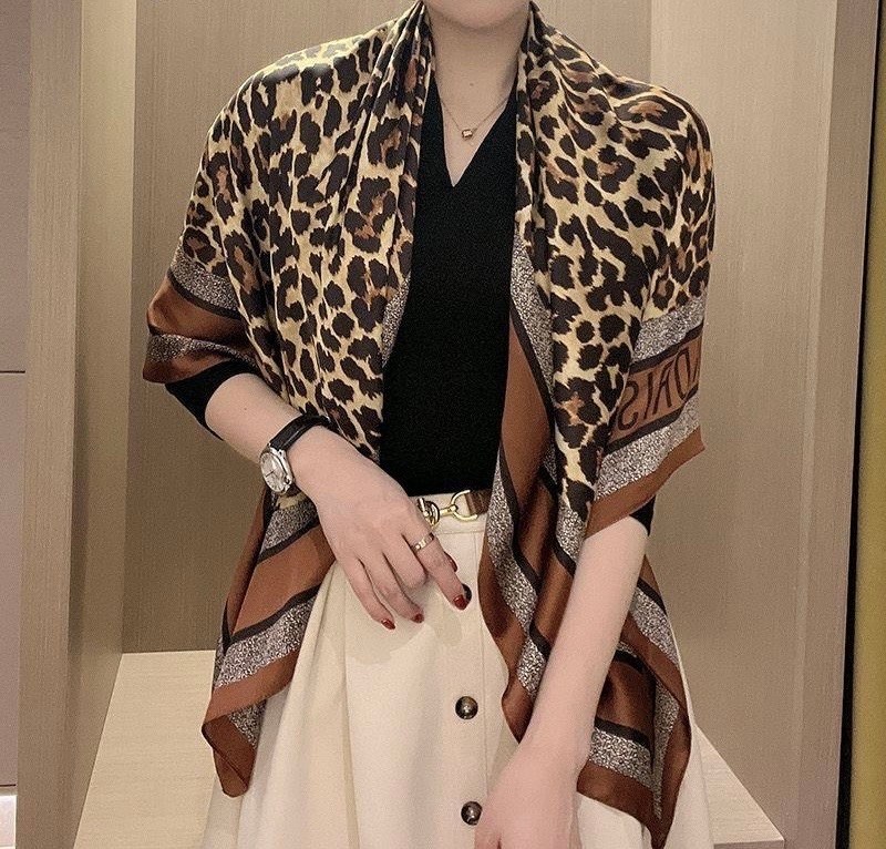 шёлковый шарф с принтом,платок женский шелковый,платок летний шелковый,шелковые платки,шелковый шарф