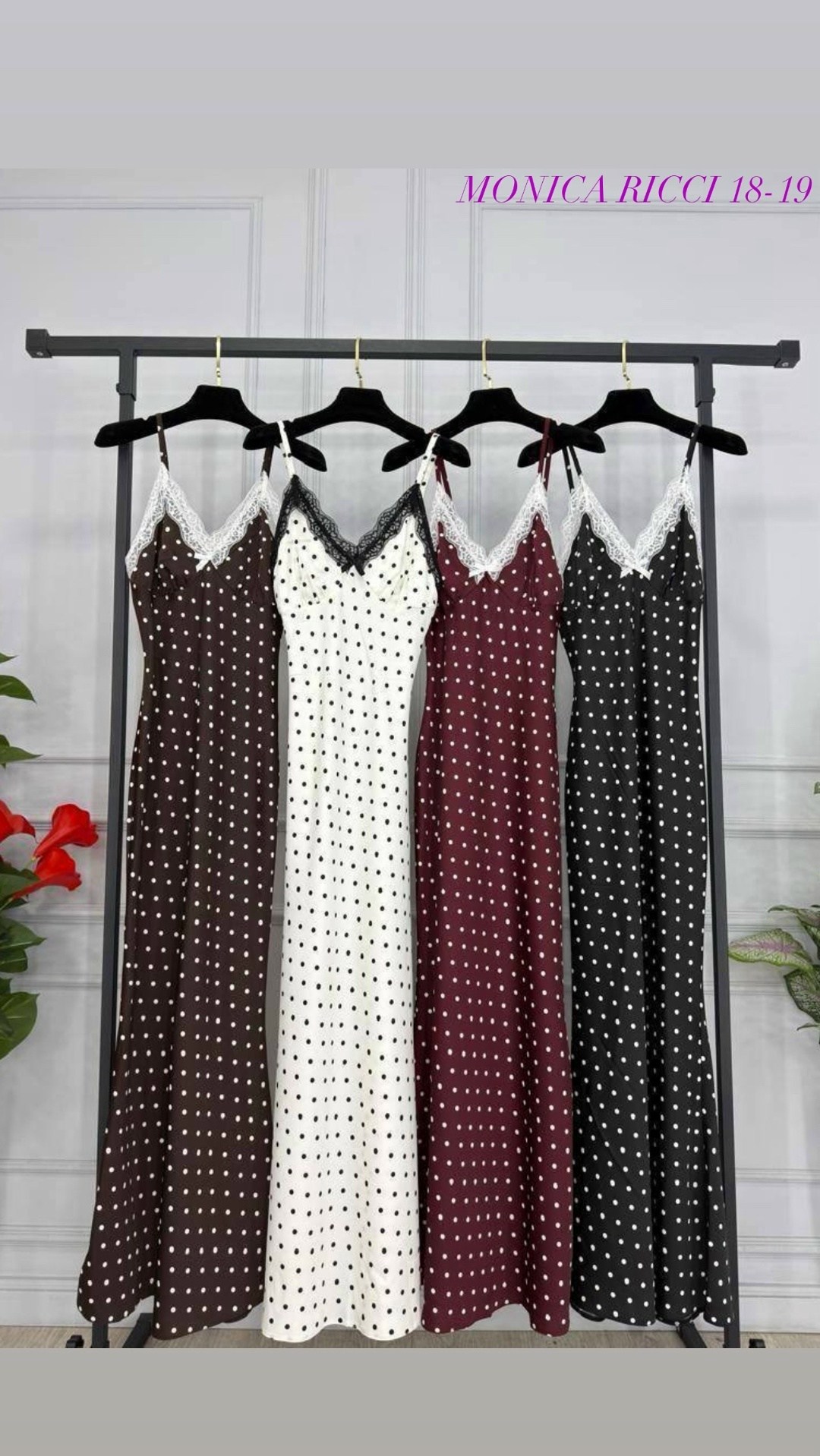 длинное платье в горошек,шелковое платье,платье на бретельках,платья в горох,платье в горошек